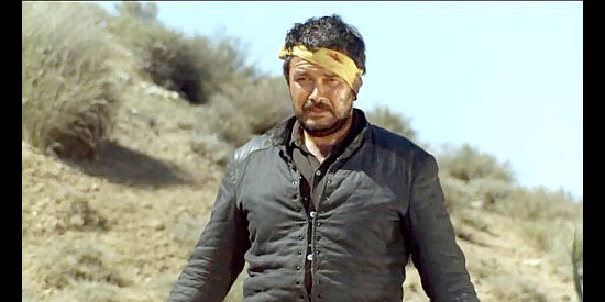 Lucio de Santis as Jeff, a member of the outlaw gang ready for a showdown in Rattler Kid (1968)