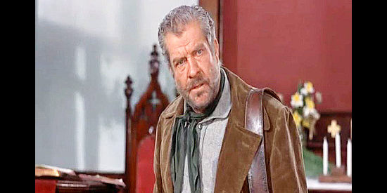 Grant Withers as Gentry, leader of the outlaw gang that robs a bank in the town where Matt Dow is sheriff in Run for Cover (1955)