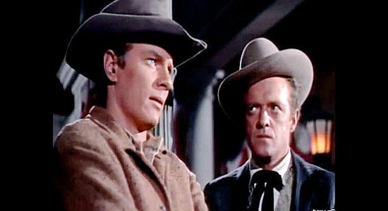 Peter Graves as Frank Dwyer and Van Heflin as Maj. Neal Benton, trying to locate a drunk, vengeance seeking fellow Rebel in The Raid (1954)