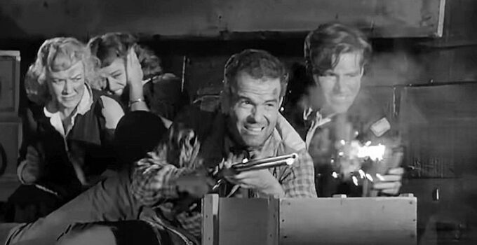 Audrey Totter as Flaxy, Jeff Donnell as Cora, Douglas Kennedy as Sgt. Marlow and Philip Carey as Lt. Faraday in Massacre Canyon (1954