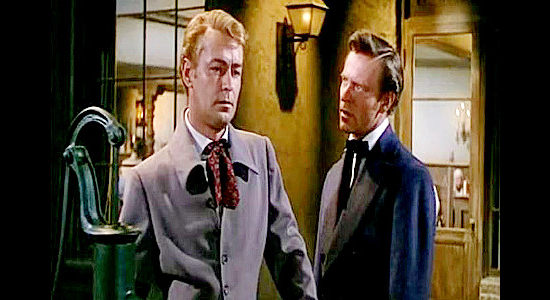 Alan Ladd as Jim Bowie gets an earful about Judalon from older brother Rezin (Richard Carlyle) in The Iron Mistress (1952)