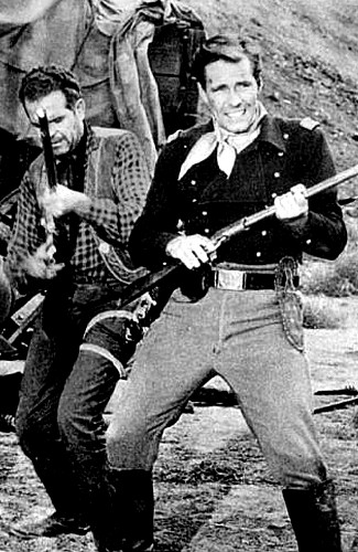 Douglas Kennedy as Sgt. Marlow and Philip Carey as Lt. Faraday in Massacre Canyon (1954)