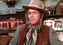 Dan Duryea as Charles Boyles, aka Black Bart in Black Bart (1948)