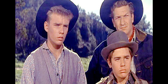 Anthony Sydes as young Brazos and Paul Engle as young Chip, brothers who watch their father hang in Gunsmoke in Tucson (1958)