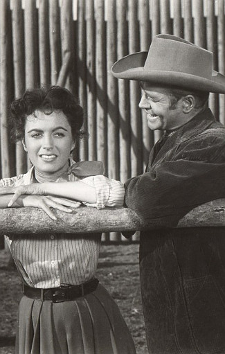 Faith Domergue as Joan Britton with Lyle Bettger as Stephen Cook in The Great Sioux Uprising (1953) 