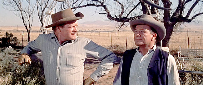 Hackett foreman Bob Selkirk (Paul Birch, right) with Lee Hackett (Van Heflin) in Gunman's Walk (1958)