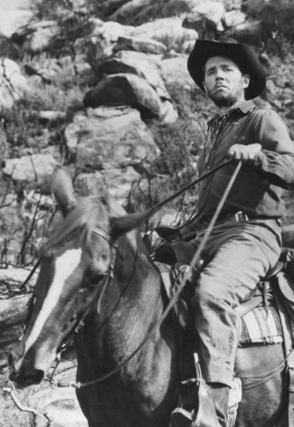 Howard Duff as Jess Collins in Sierra Stranger (1957)