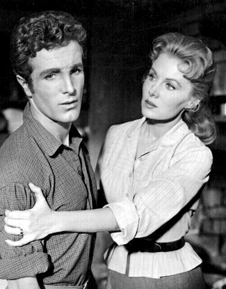 Steve Rowland as Tom Early Jr. with Rhonda Fleming as Jo in Gun Glory (1957)