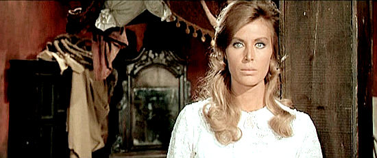 Elina De Witt as Lisa Drumont, torn between the man she loves and the man who wants her in Kill or Be Killed (1966)