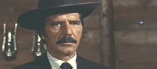 Mario Dardanelli as Jefferson in Mallory Must Not Die (1971)