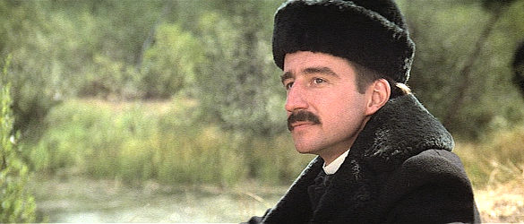 Sam Waterston as Frank Canton, leading the expedition against the immigrants in Heaven's Gate (1980)