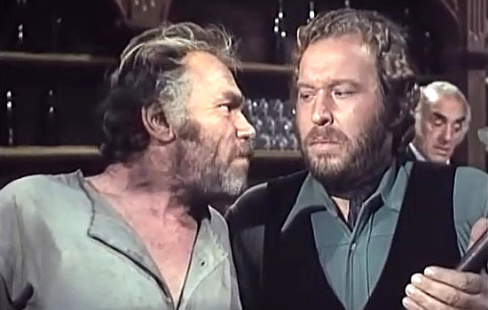 John Turrel as Pa Sloane and Lorenzo Fineschi as Tornado in On the Third Day Arrived the Crow (1973)