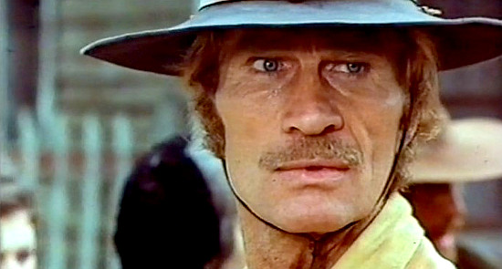Gordon Mitchell as Sebastian Carter in Trinity in Eldorado (1972)