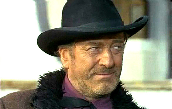 Phillipe Hersent as Marshal Thomas in Four Gunmen of the Holy Trinity (1971)