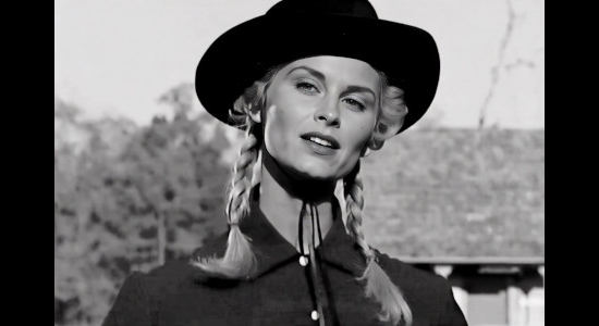 Irish McCalla as 'Big Pearl' Jackson, meeting the marshal and promising she's really quite the lady in Five Bold Women (1959)