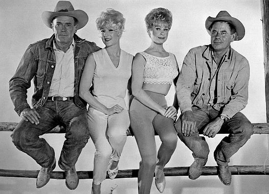 Henry Fond as Howdy Lewis, Hope Holiday, Sue Ane Langdon and Glenn Ford as Ben Jones in The Rounders (1965)