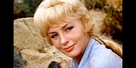 Joan Staley as Uvalde, the former flame Chad Lucas once left behind in Gunpoint (1966)
