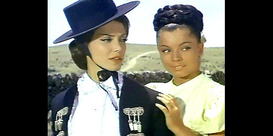 Mercedes Alonso as Dona Maria de Castellar and Maria Granada as Pacesita in Gunfighters of the Casa Grande (1964)