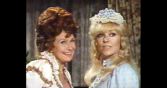 Ruth Warrick as Mrs. Applebee with Kim Novak as Sister Lyda in The Great Bank Robbery (1969)