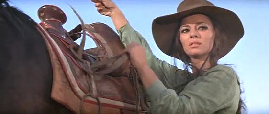 Giovanna Ralli as Loenora in Cannon for Cordoba (1970)