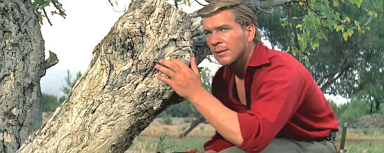 Gotz George as Fred Angel, looking for a murderer in Treasure of Silver Lake (1962)