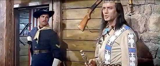 Gustavo Rojo as Cpl. Bush and Pierre Brice as Winnetou in Apache's Last Battle (1964)
