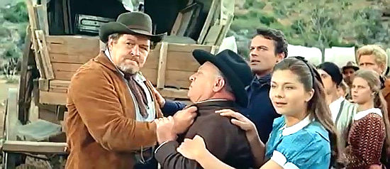 Walter Barnes as Bill Campbell, Mr. Bergmann, Mario Girotti (Terence Hill) as Bill Forsythe and Macha Meril as Lizzy in Rampage at Apache Wells (1965)