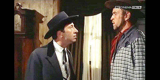Aroldo Tieri as Fats Missouri with his top henchman, Antonio Molino Rojo as Smith in Terrible Sheriff (1962)