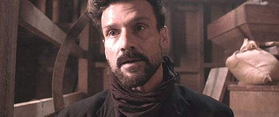 Frank Grillo as Bob Dozier, the most notorious outlaw in the territory in Hell on the Border (2019)