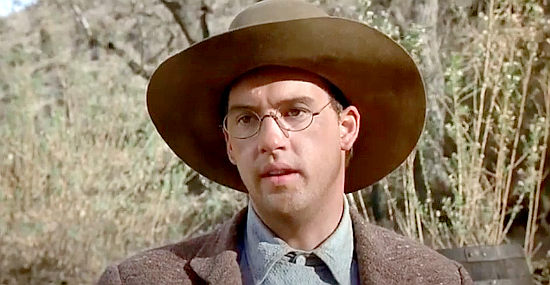 Anthony Edwards as Billy Ray Smith, setting out on a rescue mission in El Diablo (1990)