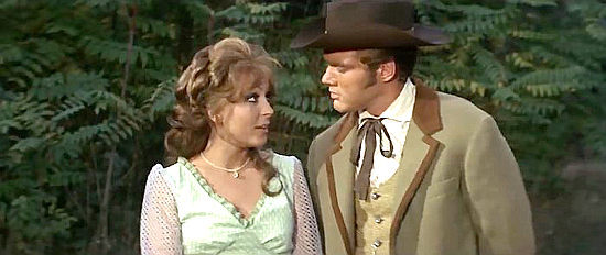 Dada Gallotti as Julie and Kirk Morris as Jeff Smart talk about a possible future together in I'll Die for Vengeance (1968)