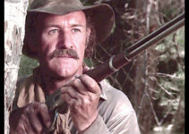 Gene Hackman as Sam Clayton, looking to recover three stolen horses in Bite the Bullet (1975)