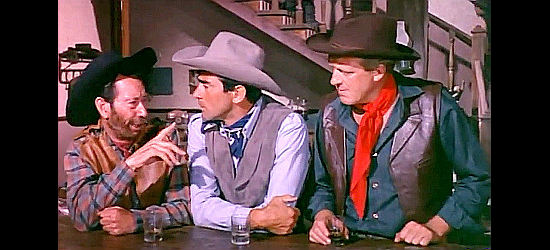Pablo (Miguel Del Castillo) fills Mike (Walter Chiari) and Colorado (Raimondo Vianello) in on what happened the feuding brothers in Heroes of the West (1964)
