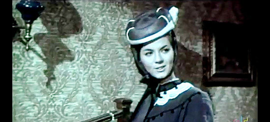 Rita Ferrell as Ellen Salazar, arriving in the town of Anaconda in The Cold Killer (1966)
