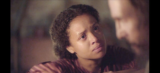 Gugu Mbatha-Raw as Rachel, pleading with Newton Knight to move north for the sake of their son in Free State of Jones (2016)