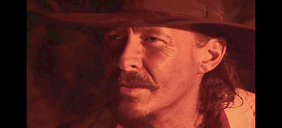 Thomas Crnkovich as bounty man Lucas 'Tope' Mullins in Meaner Than Hell (2009)