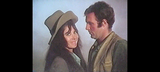 Stefanie Powers as Little Moon and James Caan as Jebediah Kelsey in Gone with the West (1974)