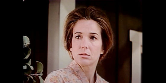 Julie Adams as Dora Paxton, hopeful for her daughter's return in The Trackers (1971)