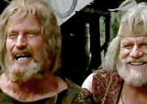 Charlton Heston as Bill Tyler and Brian Keith as Henry Frapp in The Mountain Men (1980)
