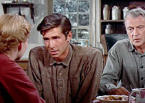Anthony Perkins as Josh Birdwell and Gary Cooper as his father Jess in Friendly Persuasion (1956)