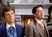 Robert Conrad as Jim West and Ross Martin as Artemus Gordon, confronted Dr. Loveless II in The Wild, Wild West Revisited (1979)