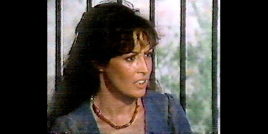 Ronee Blakley as Selena Watson, seeking a loose, immoral volunteer in Desperate Women (1978)