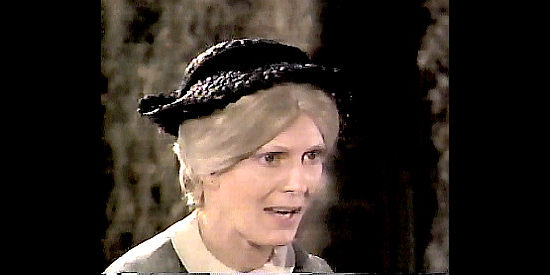 Bernice Smith as Mrs. Swenson, admiring Molly's baby in Young Pioneers (1976)