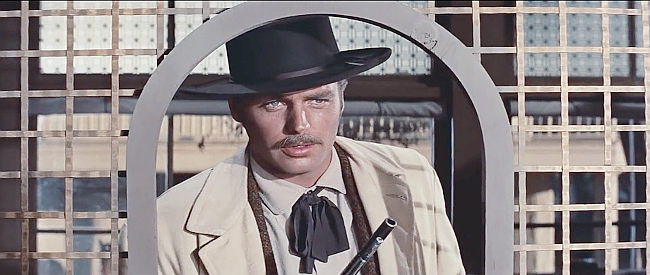 Robert Wagner as Jesse James, attempting to rob the Northfield bank in The True Story of Jesse James (1957)
