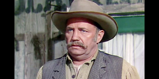 Walter Sande as Pete Farbo, telling Marshal Tyrone of Dan 'Pop' Muzik's death in The Duel at Silver Creek (1952)