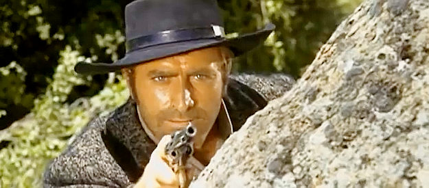 Germano Long (Herman Lang) as Sheriff Bill Cochran, after bandits and an ex-sheriff in Twenty Thousand Dollars for Seven (1968)