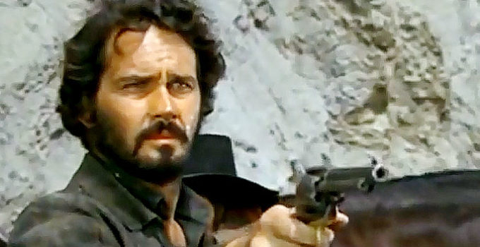 Brett Halsey (Montgomery Ford) as Fred Leinster, dusting off his six-gun skill in Twenty Thousand Dollars for Seven (1968)