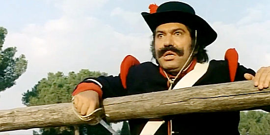 Ignazio Spalla (Fernando Sanchez) as Sgt. Alvarez, watching Franco and Ciccio quarrel in The Two Nephews of Zorro (1969)