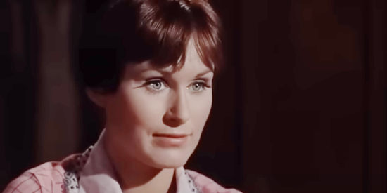 Susan Clark as Mary Duren, giving John Killibrew a lesson in reading and love in Something for a Lonely Man (1968)