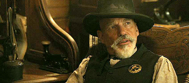 Billy Bob Thornton as Jim Courtright, sheriff in Fort Worth, about to help Shea Brennan and Thomas deal with bandits in 1883 (2021-22)
